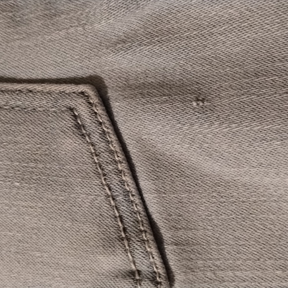 Oshkosh Relaxed Fit Jeans Girls 6/6X distressed fringe Ends At The Bottom - Picture 15 of 15